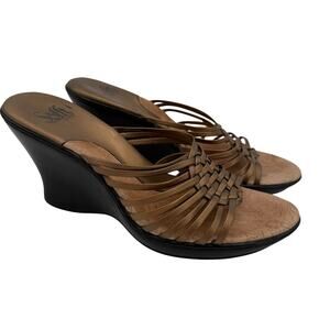 Sofft Women's Bronze Gold Wedge Heels Size 8.5